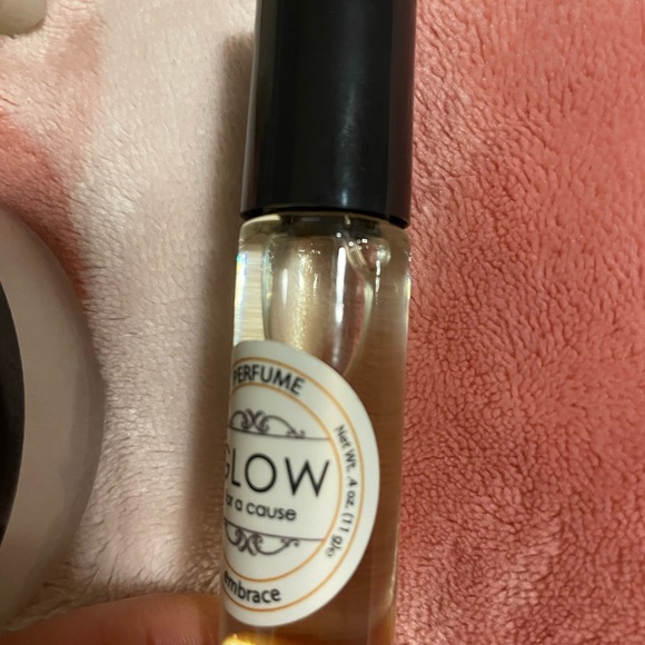 Awesome New Glow For A Cause Bundle - Embrace Scent - Picture 6 of 8